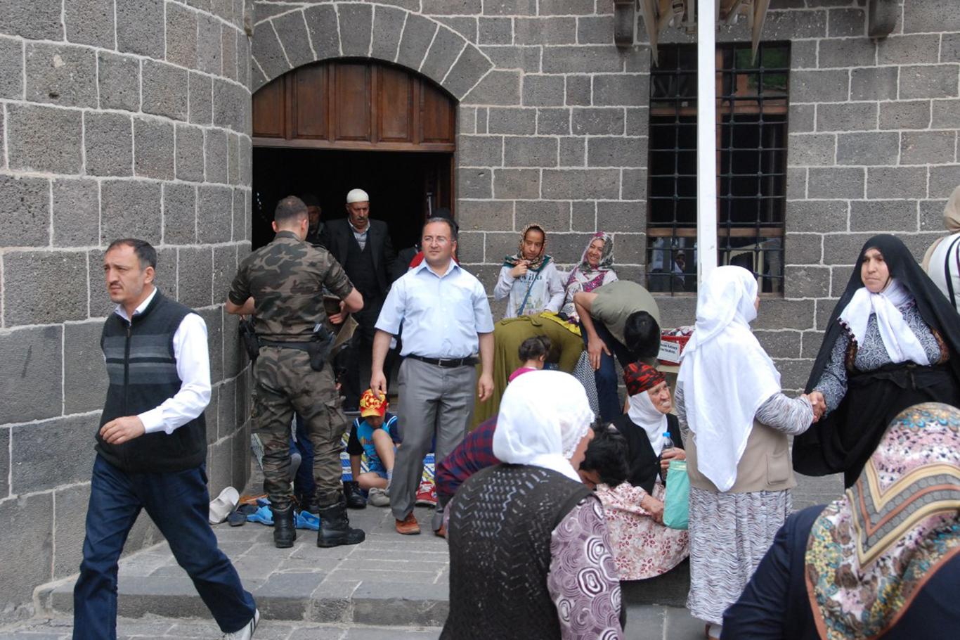 Hz Süleyman Camii aylar sonra ibadete açıldı Hz Süleyman Camii aylar sonra ibadete açıldı
